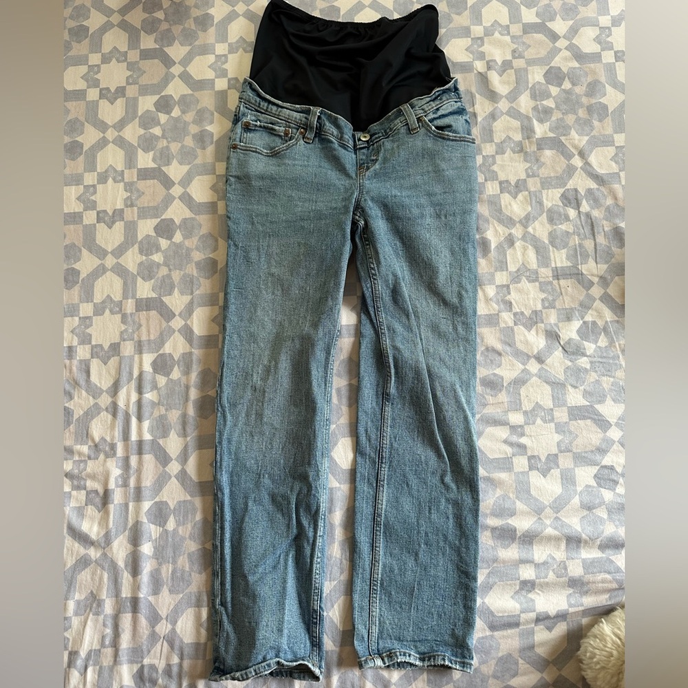 Gently used straight leg Abercrombie maternity jeans size 26/2